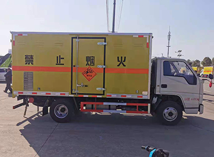 老城爆破器材运输车